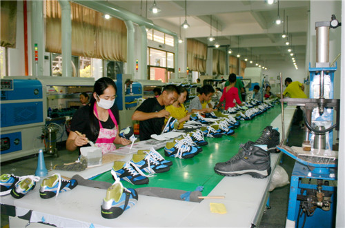 Sinosure Supporting the Export of Shoes